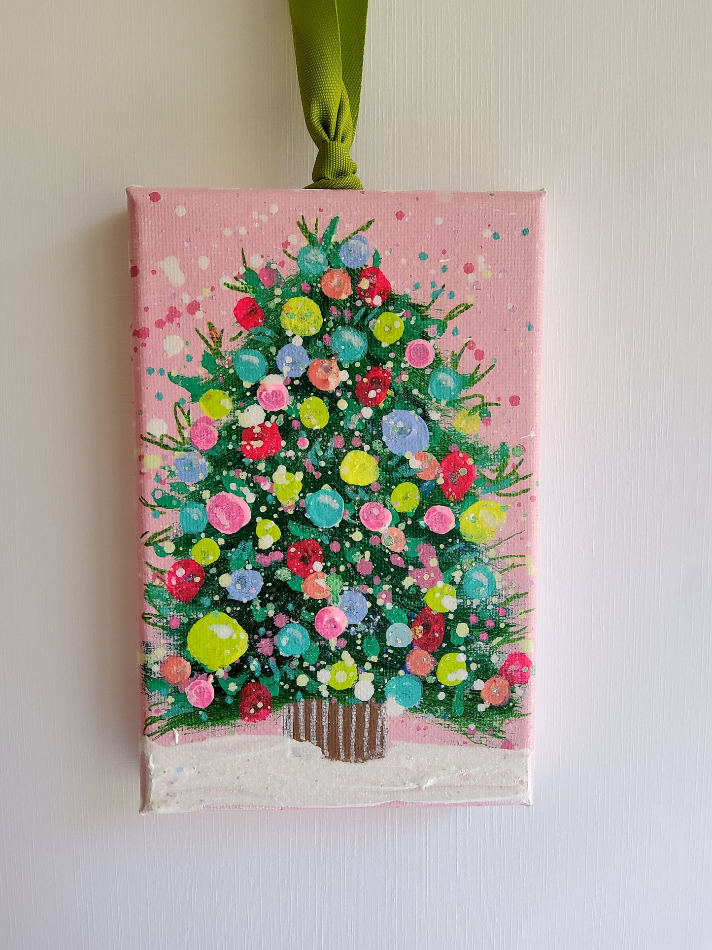 Pink confetti tree ornament with colorful dots and chartreuse ribbon – modern handmade holiday decor